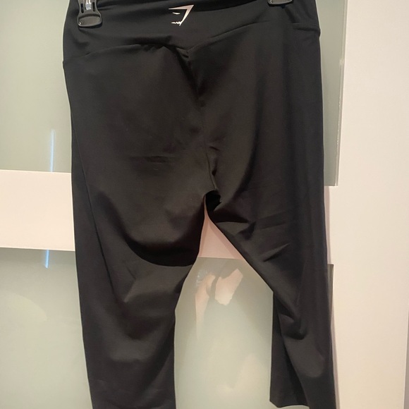 Gymshark Cropped Training Leggings - Picture 2 of 3